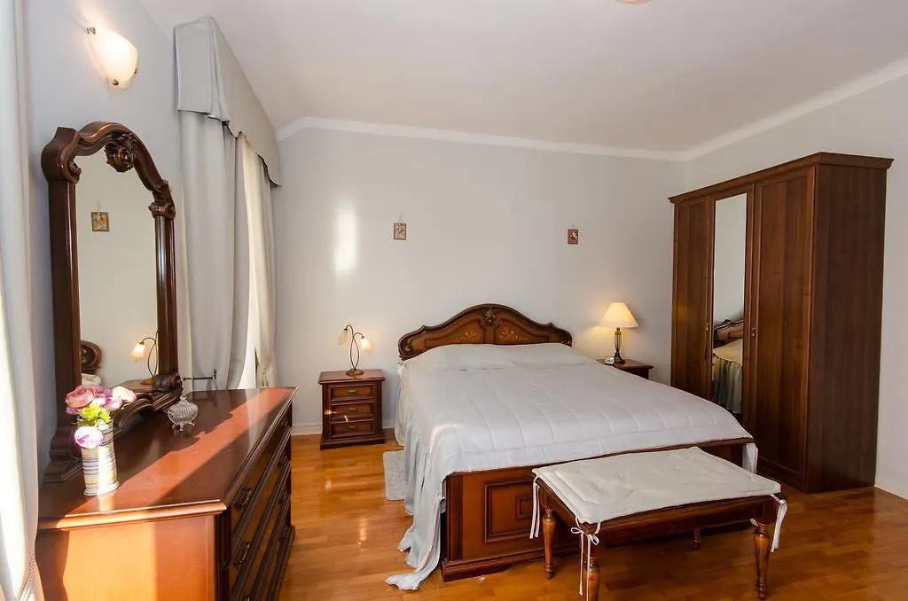 Apartment Noemi Rovinj 0*,